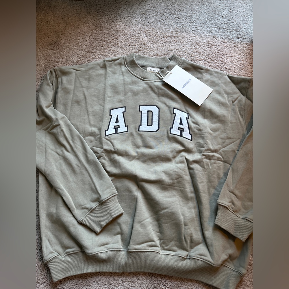 Ada Olive Sweatshirt NWT Size M
